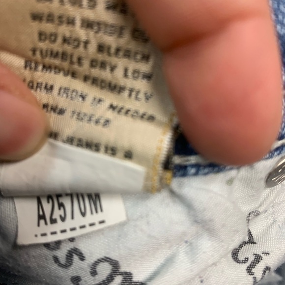 Miss me denim Capri - Picture 7 of 8